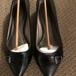 Life Stride black flats